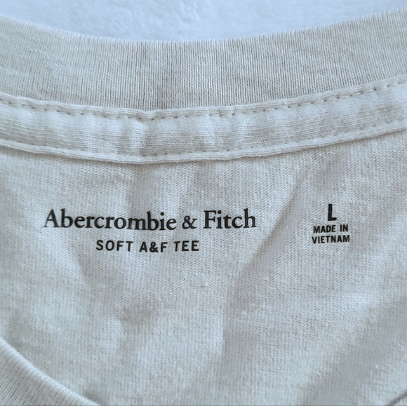 Abercrombie & Fitch Men's👨 Soft Tee👕 - NWT - Picture 4 of 12